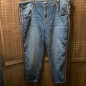 Dollhouse‎ womwns Blue Jeans with Side Stripes size 24